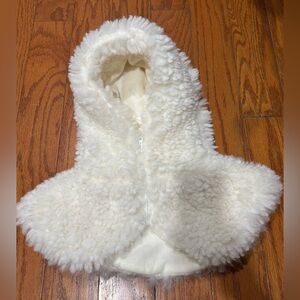 Urban Outfitters Faux Fur hat/hood